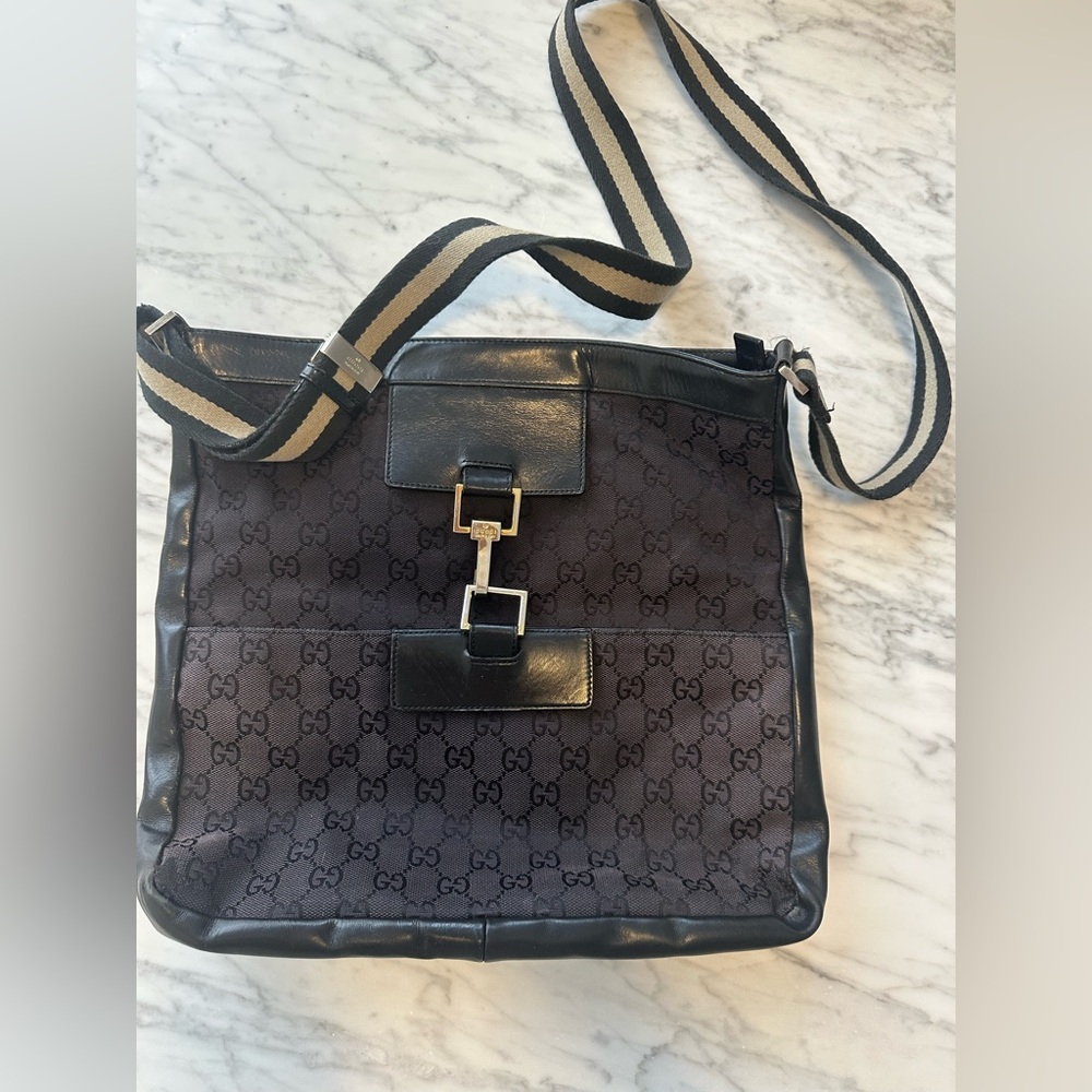 Authentic Gucci Black and Gray Signature Messenger Bag